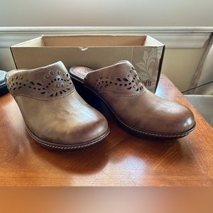 Sofft Mocha Laina Women's Clogs Mules size 6.5